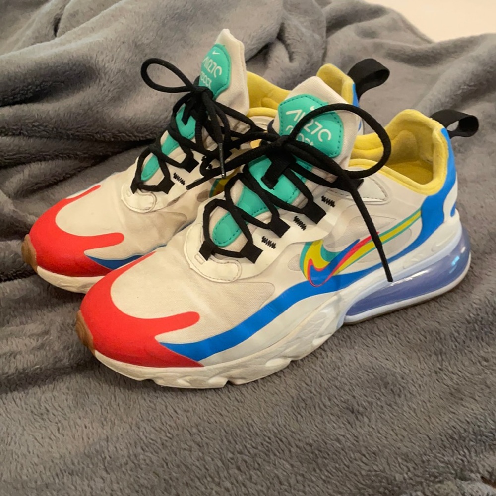 Nike Air 70 tennis shoes